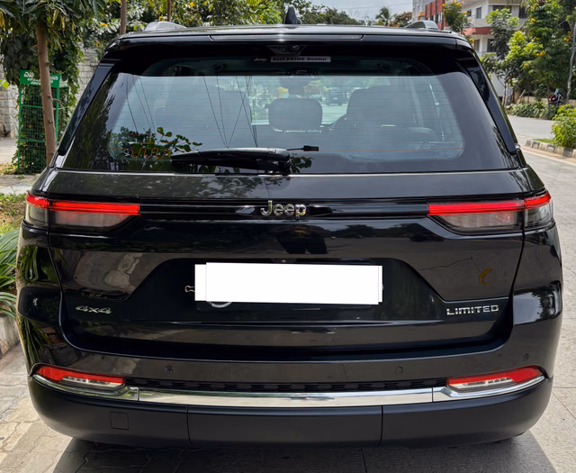 Jeep Jeep Grand Cherokee view 4