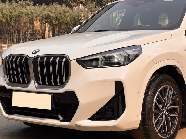 BMW BMW X1 view 2