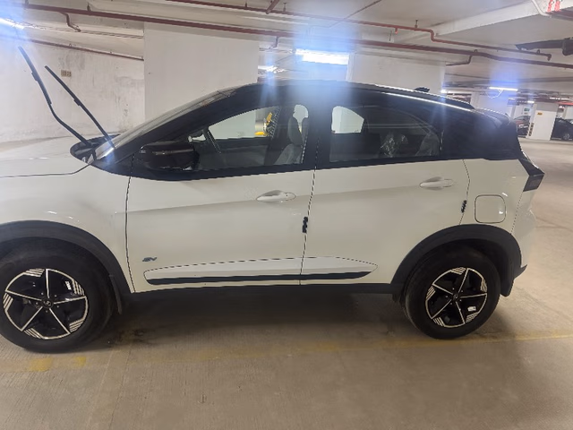 Tata Tata Nexon EV view 3