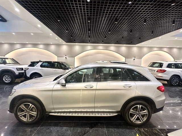 Mercedes-Benz Mercedes-Benz GLC view 5