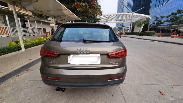 Audi Audi Q3 view 3