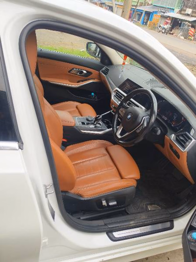 BMW BMW 3 Series view 5