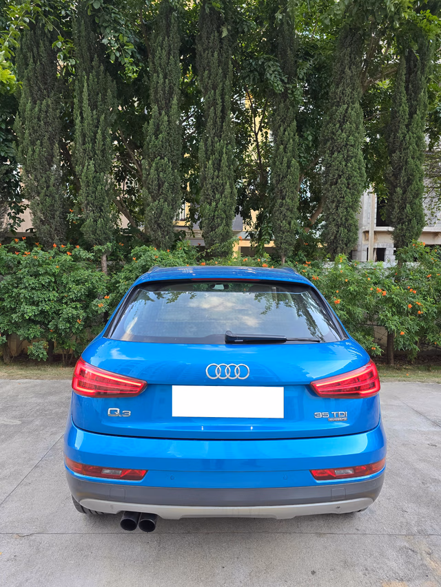 Audi Audi Q3 view 3