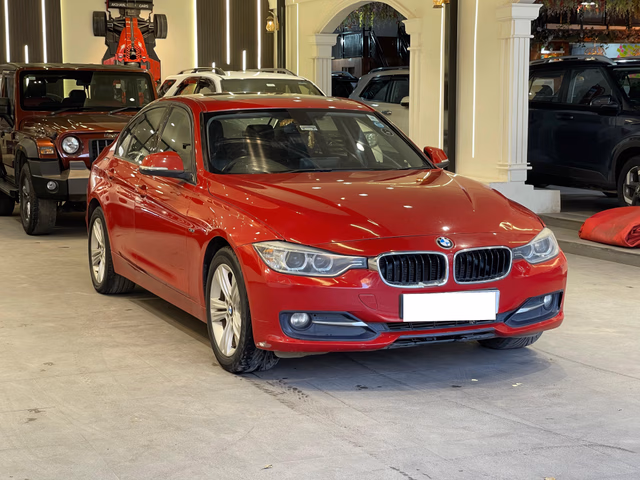 BMW BMW 3 Series view 2