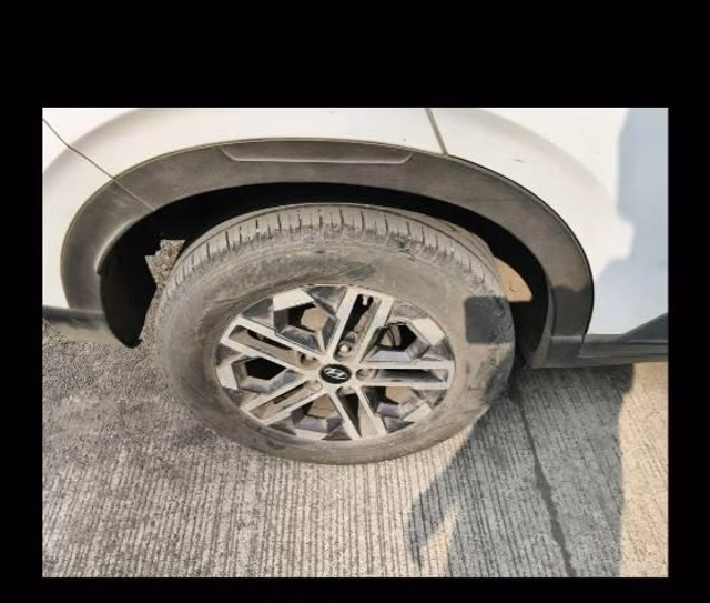 Hyundai Hyundai Venue view 5