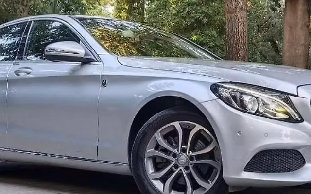 Mercedes-Benz Mercedes-Benz C-Class view 4