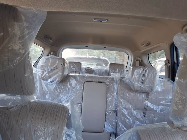 Toyota Toyota Rumion view 3