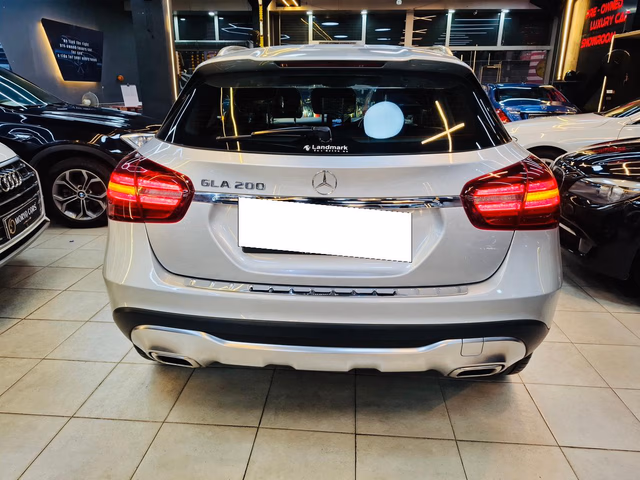 Mercedes-Benz Mercedes-Benz GLA Class view 3