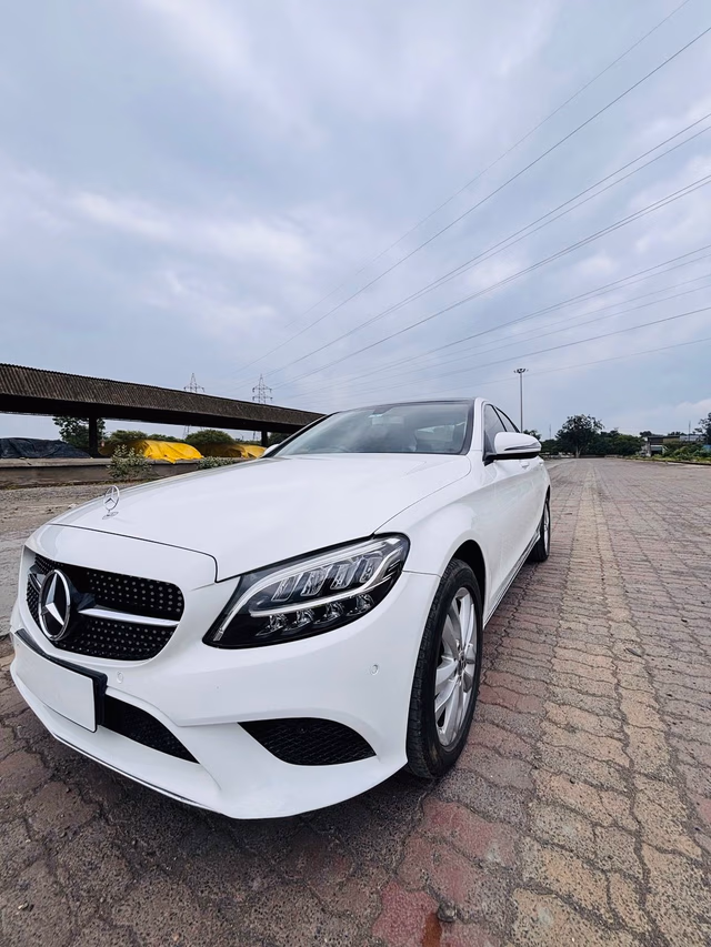 Mercedes-Benz Mercedes-Benz C-Class view 2