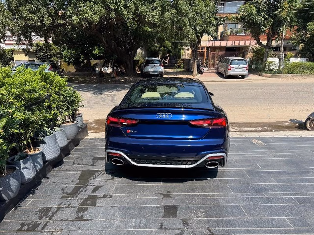 Audi Audi RS5 view 4