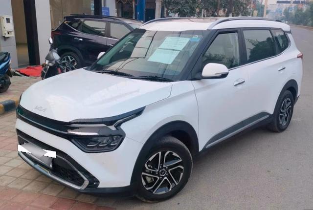 Kia Kia Carens view 2