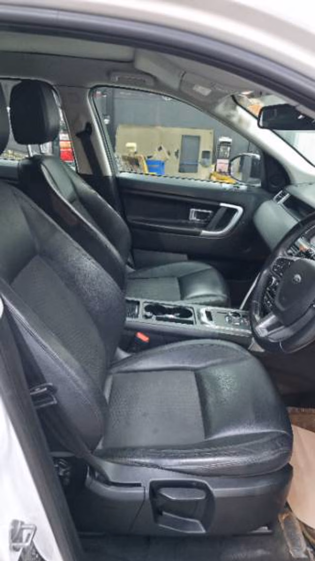 Land Rover Land Rover Discovery Sport view 4
