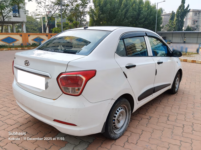 Hyundai Hyundai Xcent view 3