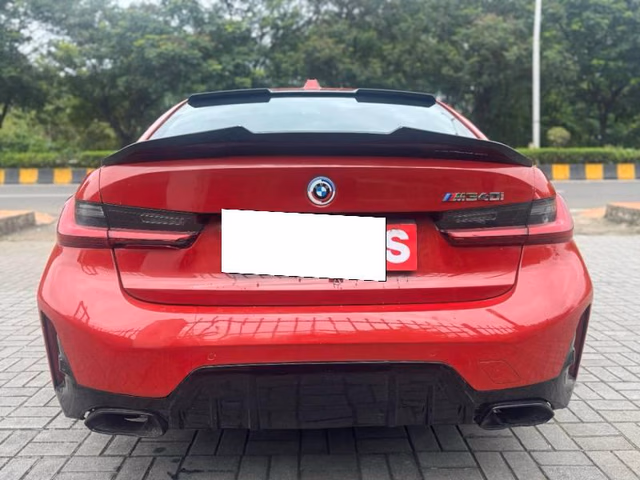 BMW BMW 3 Series view 4