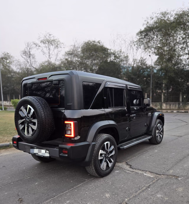 Mahindra Mahindra Thar ROXX view 3