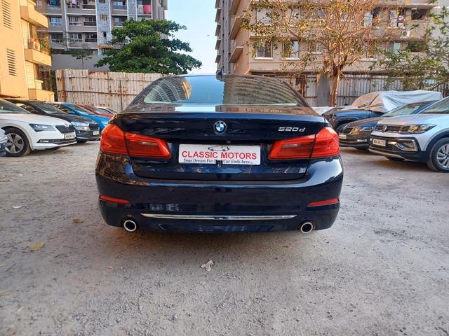 BMW BMW 5 Series view 4