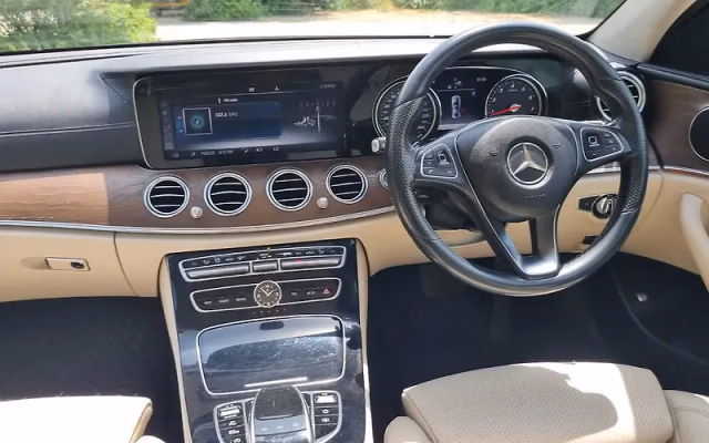 Mercedes-Benz Mercedes-Benz E-Class view 5