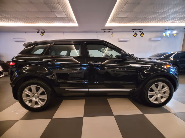 Land Rover Land Rover Range Rover Evoque view 3