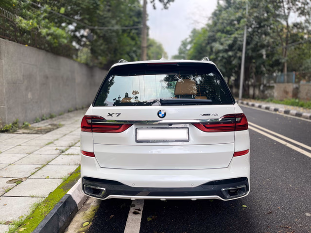 BMW BMW X7 view 4