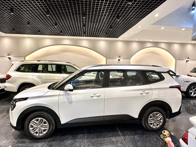 Kia Kia Carens view 4