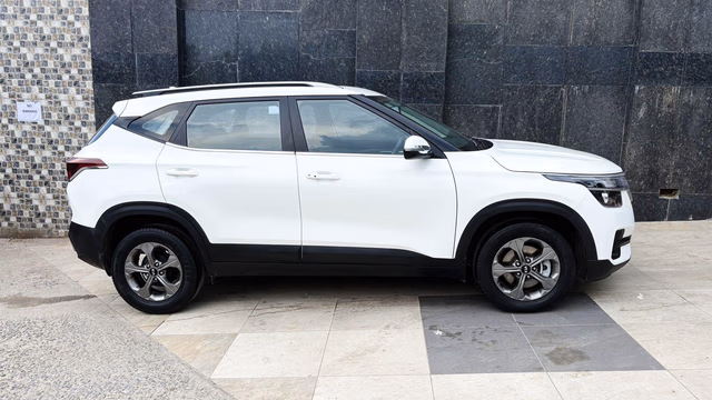 Kia Kia Seltos view 3