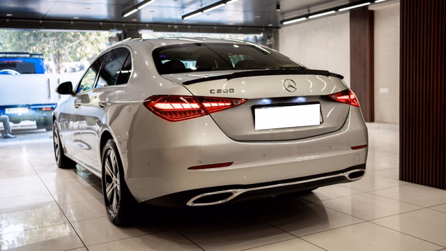 Mercedes-Benz Mercedes-Benz C-Class view 4