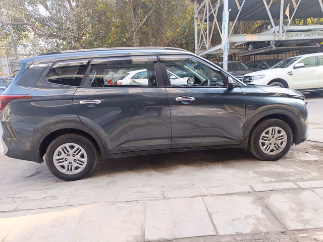 Kia Kia Carens view 3