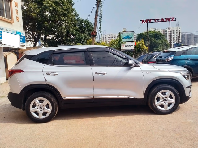 Kia Kia Seltos view 3