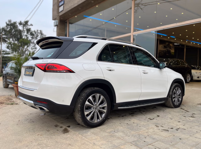 Mercedes-Benz Mercedes-Benz GLE view 3