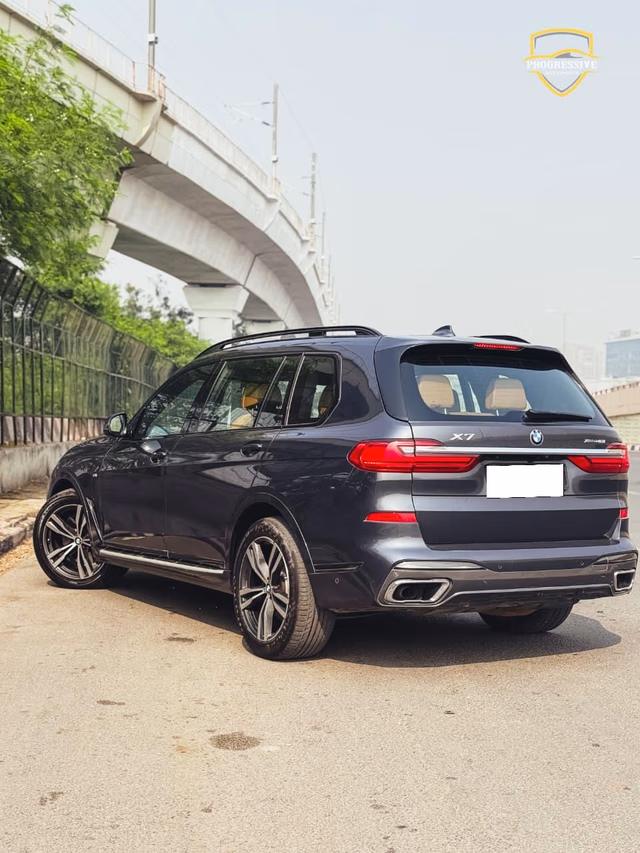 BMW BMW X7 view 4
