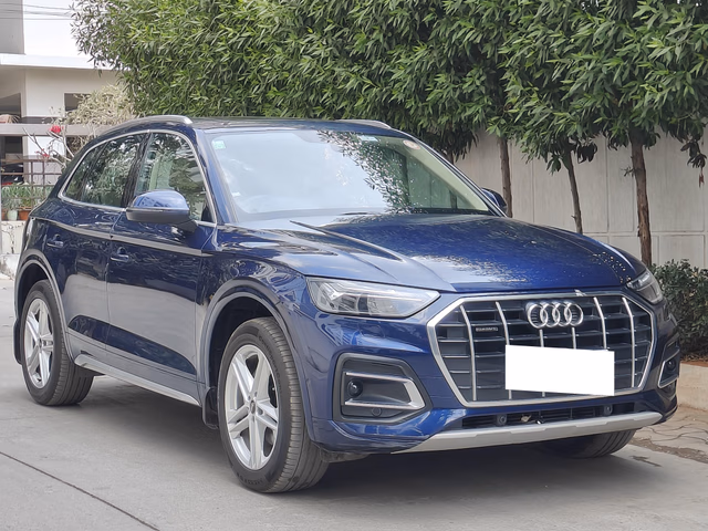 Audi Audi Q5 view 2