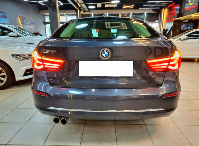 BMW BMW 3 Series GT view 3