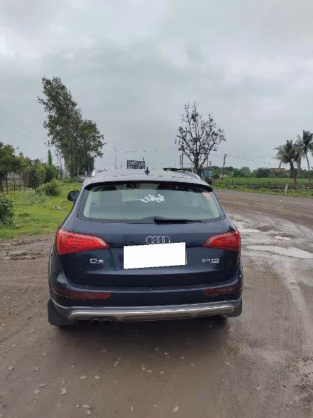 Audi Audi Q5 view 4