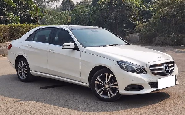 Mercedes-Benz Mercedes-Benz E-Class view 2