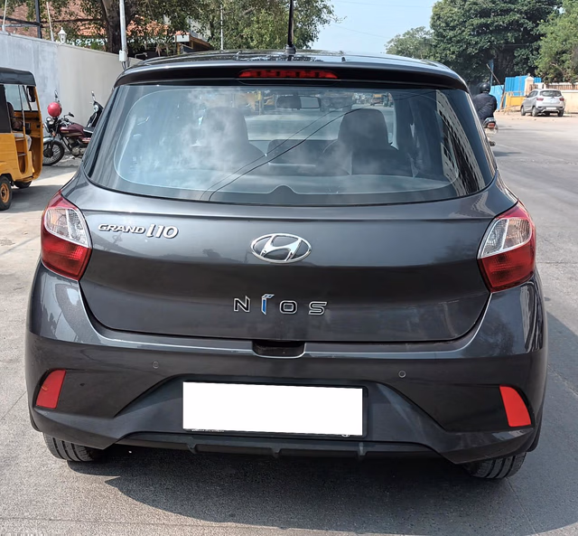 Hyundai Hyundai Grand i10 Nios view 3