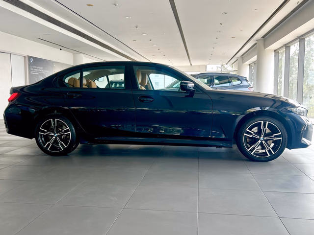 BMW BMW 3 Series Long Wheelbase view 3