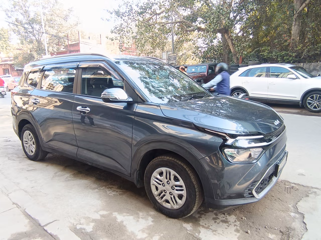 Kia Kia Carens view 2