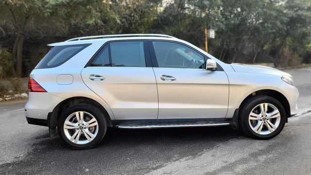 Mercedes-Benz Mercedes-Benz GLE view 3