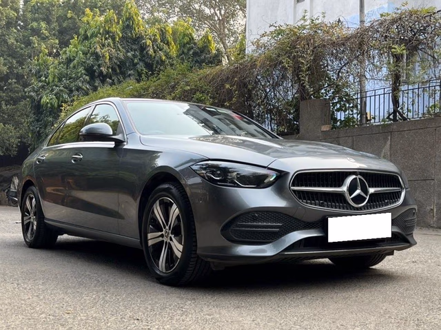 Mercedes-Benz Mercedes-Benz C-Class view 2