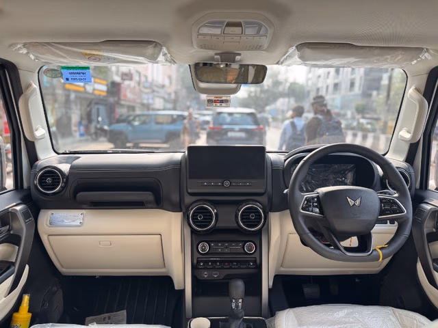 Mahindra Mahindra Thar ROXX view 4