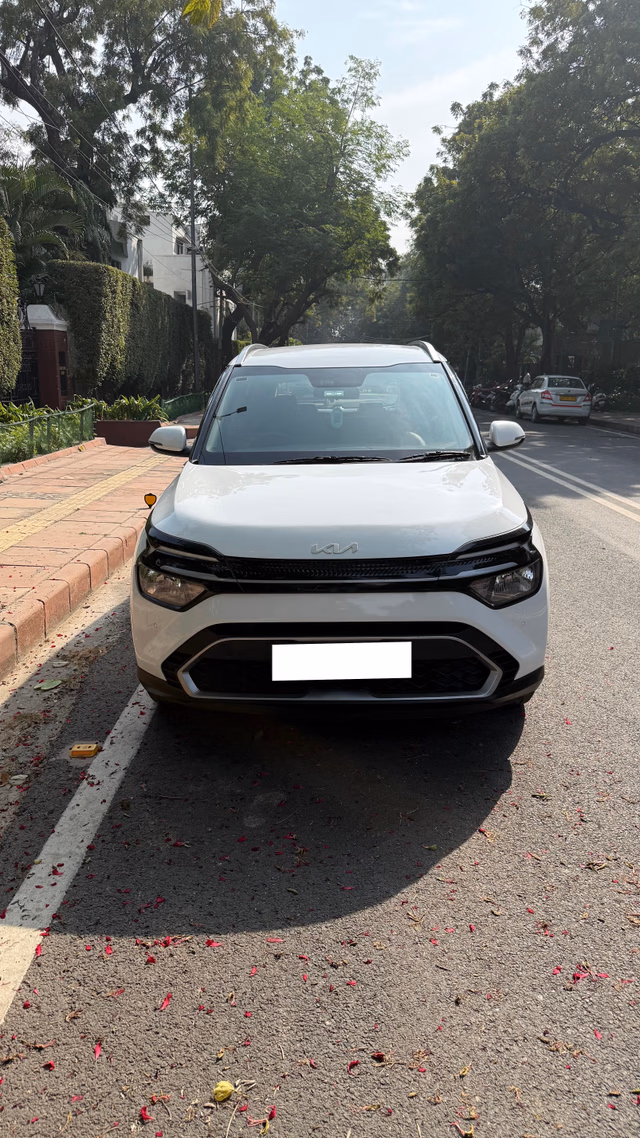 Kia Kia Carens view 2