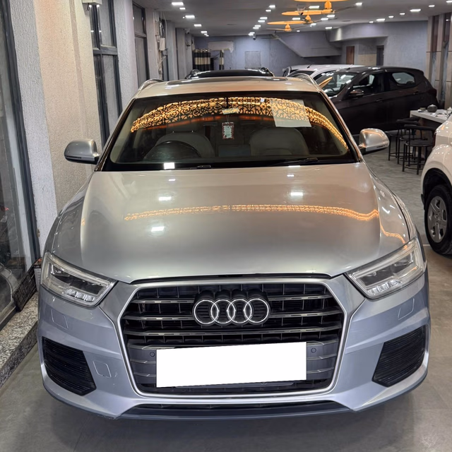 Audi Audi Q3 view 2