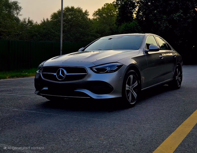 Mercedes-Benz Mercedes-Benz C-Class view 4