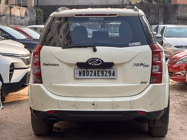 Mahindra Mahindra XUV500 view 3
