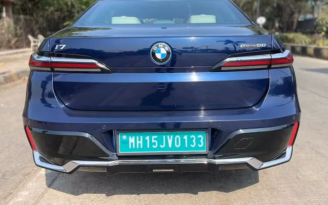 BMW BMW i7 view 5