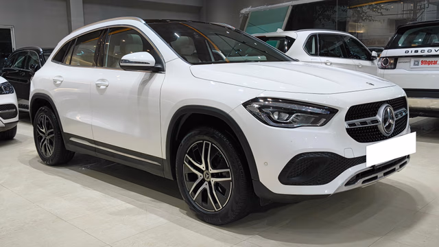 Mercedes-Benz Mercedes-Benz GLA view 2