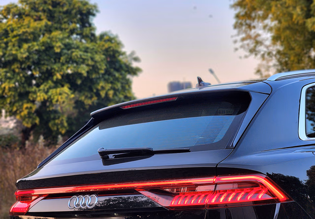 Audi Audi Q8 view 5