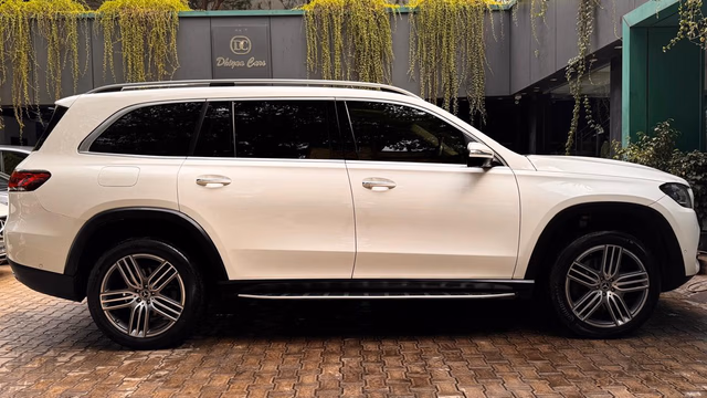 Mercedes-Benz Mercedes-Benz GLS view 3