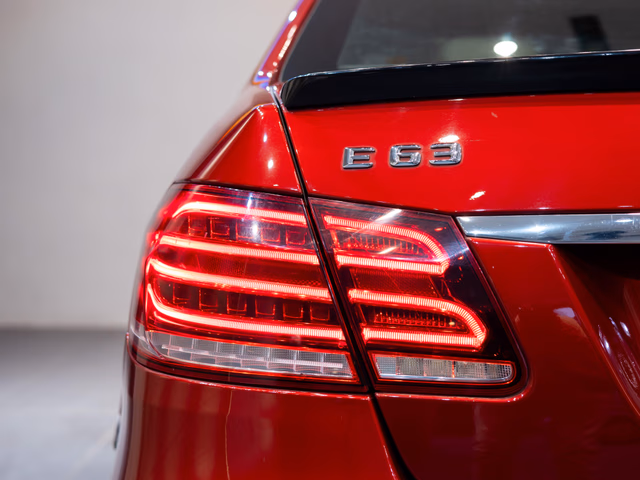 Mercedes-Benz Mercedes-Benz E-Class view 4