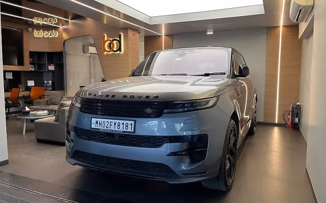 Land Rover Land Rover Range Rover Sport view 4